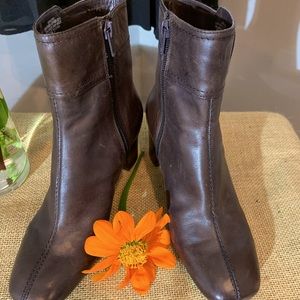 Brown leather boots by Nine West
